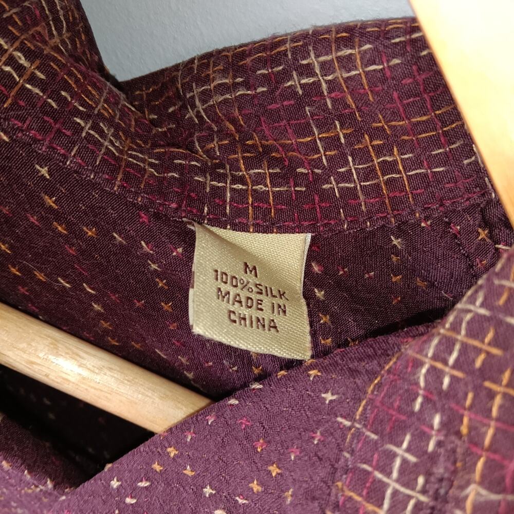 Tommy Bahama 100% Silk Burgundy Patterned Button-Down Shirt Medium - Picture 4 of 5